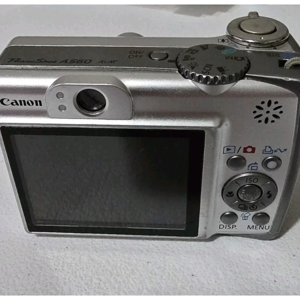 Canon PowerShot A560 7.1MP Digital Camera Silver EUC